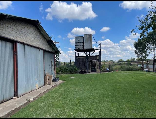 FARM FOR SALE IN VAALVIEW